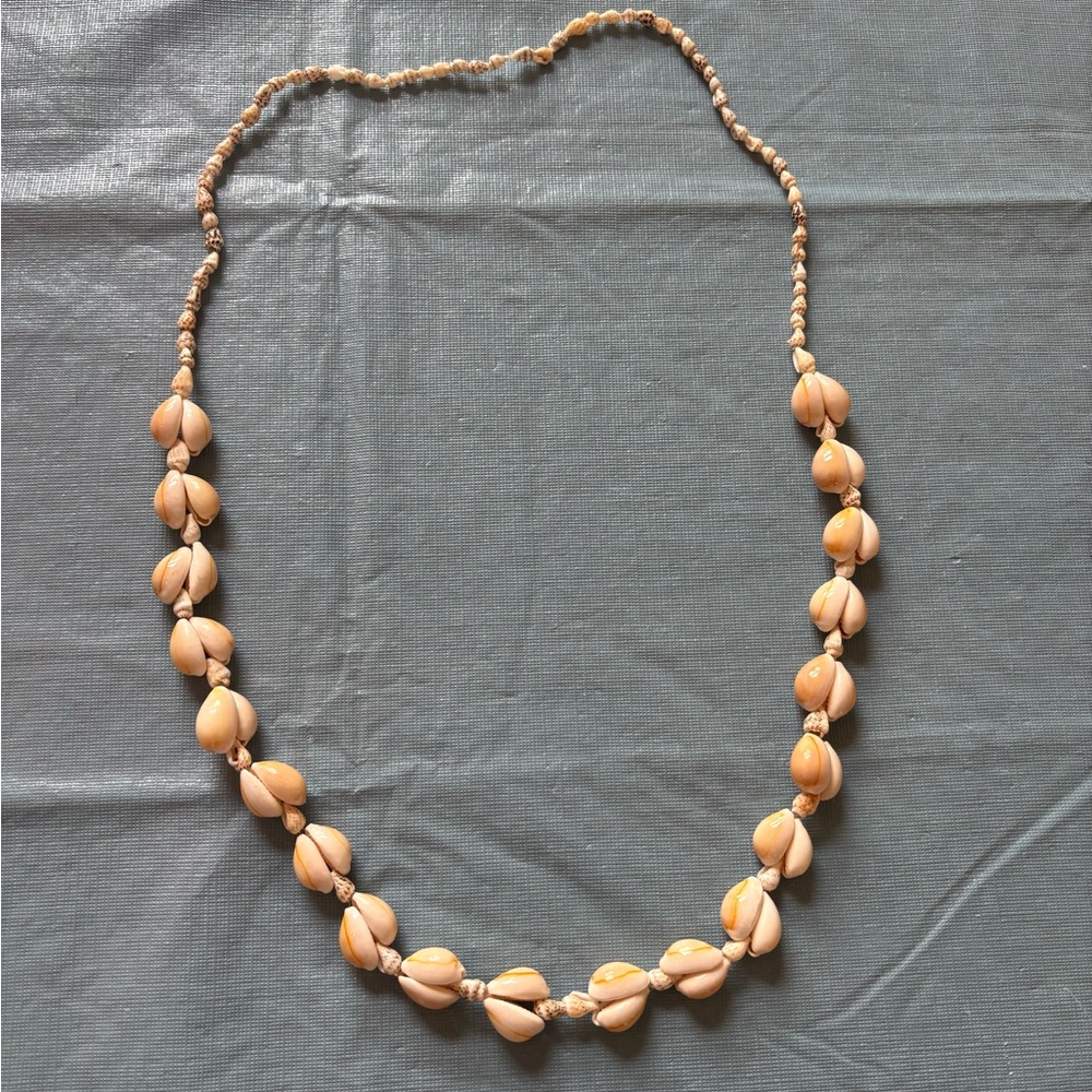 Hawaiian traditional Seashell Necklace
